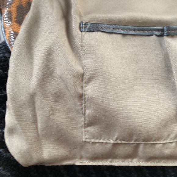 EXCELLENT CONDITION STEVE MADDEN LEOPARD CLUTCH - Picture 6 of 7